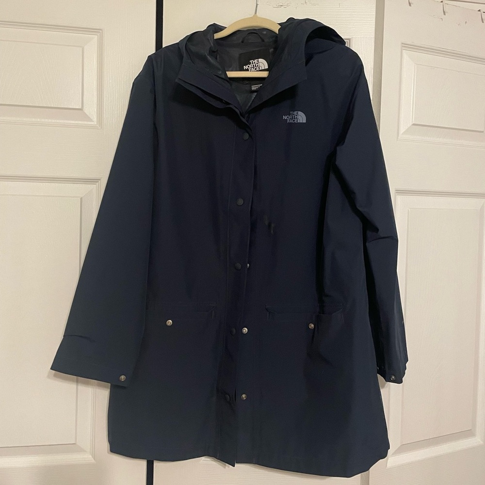 North Face Women’s City Breeze Raincoat